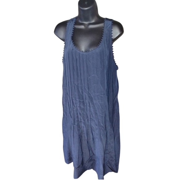 Club Monaco Dresses & Skirts - Club Monaco silk dress size 12, so soft beautiful color navy, sleeveless, pleats